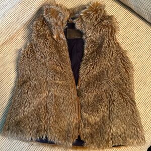 Zara girl 4T furr vest